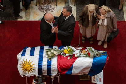 El brasileño Luiz Inácio Lula da Silva y el chileno Gabriel Boric cerraron la ceremonia a media tarde. Habían viajado durante 25 horas desde China, donde participaban de una cumbre de la Celac.