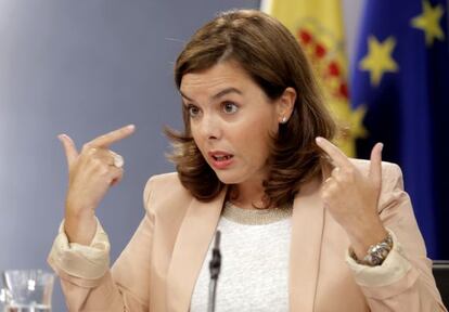 La vicepresidenta del Gobierno, Soraya S&aacute;enz de Santamar&iacute;a, tras la rueda de prensa del Consejo de Ministros. 