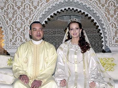 El rey de Marruecos, Mohamed VI, junto a su mujer, Salma.