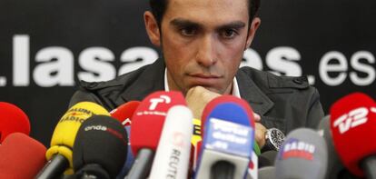 Rueda de prensa del ciclista Alberto Contador con motivo de la suspensión por dos años que le ha sido impuesta por dopaje, en un hotel de Pinto (Madrid), en 2012.