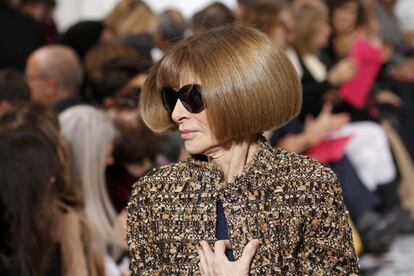 Anna Wintour, la todopoderosa editora de la edición estadounidense de la revista 'Vogue', a su llegada al desfile de alta costura de Schiaparelli.