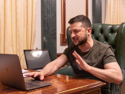 Volodímir Zelenski, presidente de Ucrania, en una videoconferencia el pasado día 27 de marzo.