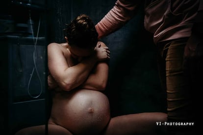 'Safe space' (Lugar seguro) es la mejor foto de trabajo de parto, según el jurado del premio. 