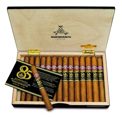 Tabacalera presenta una edición exclusiva para el mercado español, Montecristo 85 Aniversario Montecristo No.3, una serie limitada de 2.000 estuches numerados que rinde homenaje a la marca creada en 1935 en La Habana (Cuba). Se trata de una vitola de galera Coronas, un habano de cepo 42 y 142 mm de longitud, que se caracteriza por su fortaleza media, su sabor dulzón y sus notas de café tostado. Los cigarros, revisados uno a uno, han seguido un proceso de añejamiento de al menos 10 años. Precio: 199,50 euros.