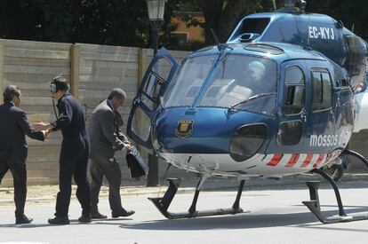 Algunos consejeros, como Felip Puig, tuvieron que usar un helicóptero para acceder al Parlament.