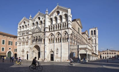 Plaza de la Catedral, en Ferrara (Italia).