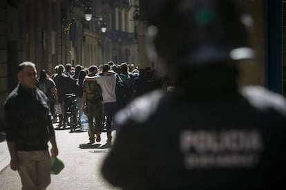 Mossos d'Esquadra durant una operació policial.
