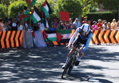 Jake Stewart, del Israel-Premier Tech, durante la contrarreloj de Valladolid de la pasada Vuelta a España.