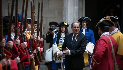 El president català, Quim Torra, amb els Miquelets.