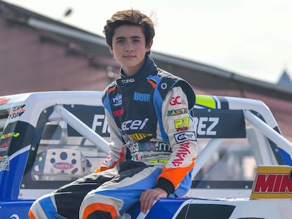 El piloto mexicano Federico Gutiérrez, antes de una carrera de Nascar en 2021.