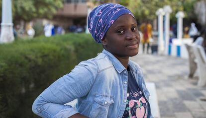 La activista senegalesa Sylvie Diack, de 20 años, en Dakar.