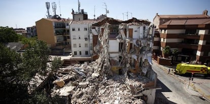 El edificio desplomado de la calle de Duquesa de Tamames.