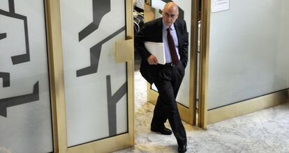 El consejero de Interior, Rodoflo Ares, en el Parlamento vasco.