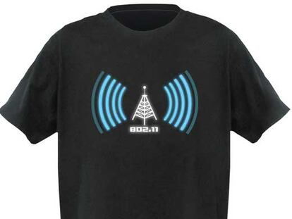 La camiseta con detector 'wi-fi' es de ThinkGeek.