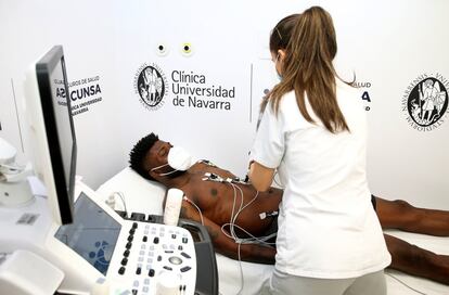 La primera plantilla del Atlético de Madrid realizará durante los próximos días reconocimientos médicos en el centro de la Clínica Universitaria de Navarra en Madrid. En la imagen, el centrocampista ghanés Thomas Partey.