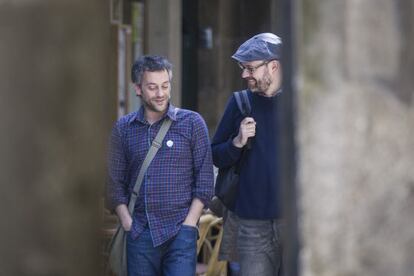 Xulio Ferreiro, líder de Marea Atlántica, con Martiño Noriega, de Compostela Aberta