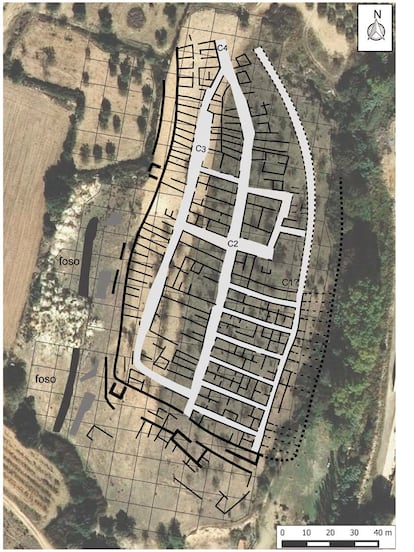 Imagen compuesta de  la trama urbana hipotética sobre ortofotografía del Institut Cartogràfic i Geogràfic de Catalunya.