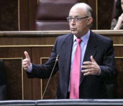 El ministro de Hacienda y Administraciones P&uacute;blicas, Crist&oacute;bal Montoro, durante una intervenci&oacute;n en la sesi&oacute;n de control al Gobierno del pleno del Congreso.