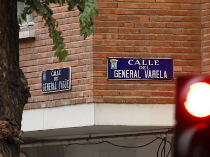 Confluencia de las calles del general Yagüe y del general Varela, en el distrito de Tetuán.