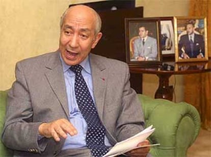 El primer ministro marroquí, Driss Jettu, durante la entrevista en su casa de Rabat.