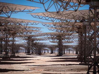 Los espejos de la Planta termosolar chilena Cerro Dominador, ubicada en el desierto de Atacama, región de Antofagasta.