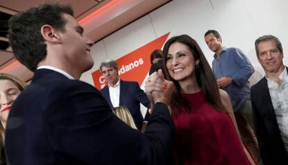 Lorena Roldán, nueva líder de Ciudadanos en Cataluña, junto a Albert Rivera.