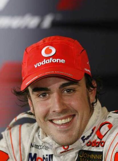 Alonso, feliz tras la carrera.