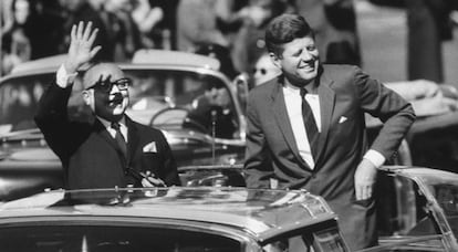 Os então presidentes da Venezuela, Rómulo Betancourt, e dos Estados Unidos John F. Kennedy.