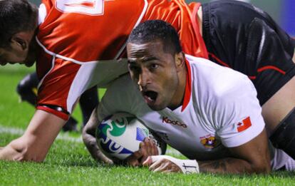 Fetu'u Vainikolo, durante el partido.