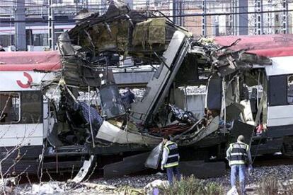 Uno de los trenes que explotaron el 11 de marzo cerca de la estación de Atocha.