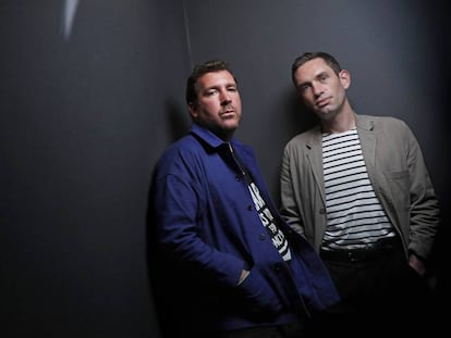 El cantante Joe Goddard y el teclista Owen Clarke, de Hot Chip el pasado miércoles, en un hotel madrileño.