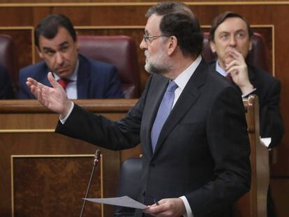 El presidente del Gobierno, Mariano Rajoy, durante la sesión de control en el Congreso.
