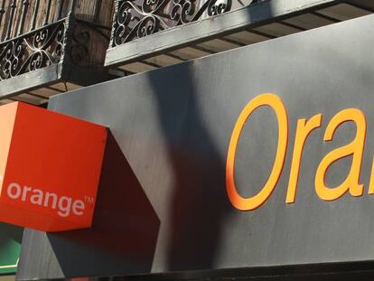 Logo de Orange en una tienda de la operadora.