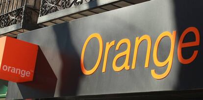 Logo de Orange en una tienda de la operadora.