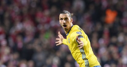 Una Eurocopa sin Zlatan Ibrahimovic no sería lo mismo. El sueco marcó un doblete en la repesca que clasifica a su selección y estará en Francia el próximo verano. "Los daneses querían jubilarme, pero yo he jubilado a todo su país", ha dicho Ibra.