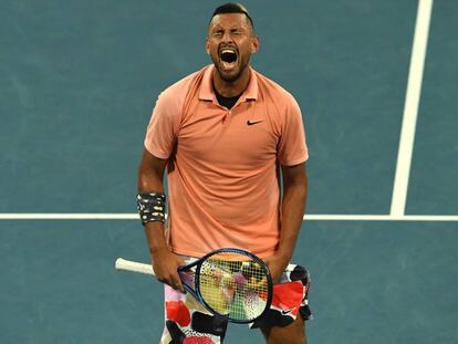 Kyrgios celebra un punto contra Khachanov.