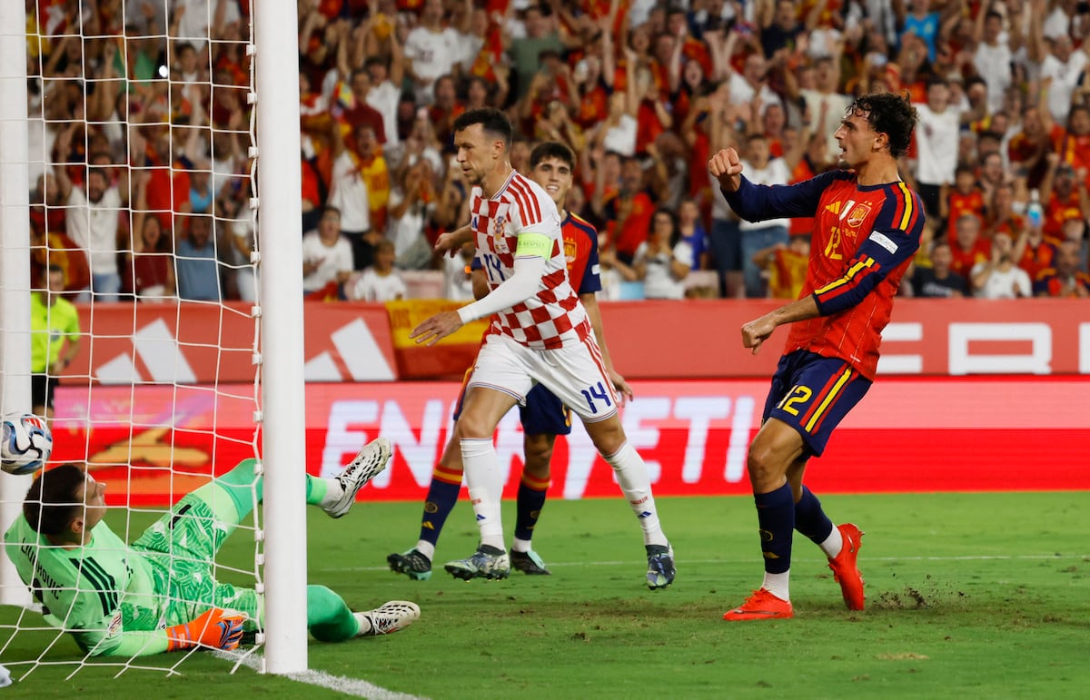 Spain vs Croatia live: Second half begins at Sánchez Pizjuán