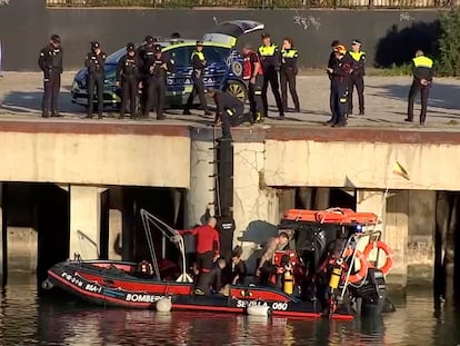 Rescate hombre en Sevilla río Guadalquivir