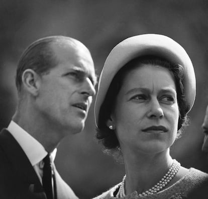 A rainha Elizabeth II e o príncipe Philip de Edimburgo fotografados em Schefferville (Canadá), em 20 de junho de 1959.