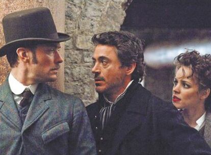<b>Elemental, mi querido Law: Robert Downey Jr. encarna a un Sherlock Holmes calculadamente desaseado.</b>
