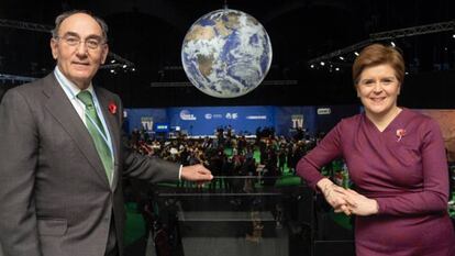 Ignacio Sánchez Galán, junto a la primera ministra de Escocia, Nicola Sturgeon, en la COP26.