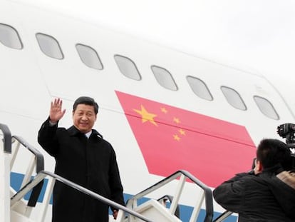 El vicepresidente chino se despide en el aeropuerto de Dubl&iacute;n, Irlanda, antes de viajar a Turqu&iacute;a.
