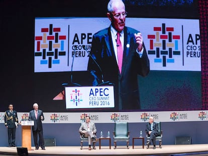 El presidente de Per&uacute;, Pedro Pablo Kuczynski, abre la cumbre de la APEC en Lima.