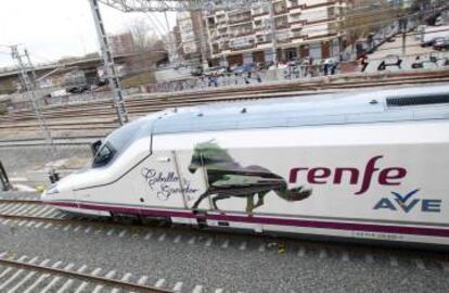 Un tren de Alta Velocidad en Valencia. 