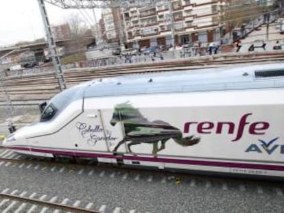 Un tren de Alta Velocidad en Valencia. 