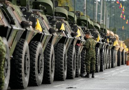 Después de dos años de ausencia por la pandemia, regresó a las calles el tradicional desfile militar y policial del día de la independencia, donde la Fuerza Pública colombiana hace una demostración de todas sus capacidades.