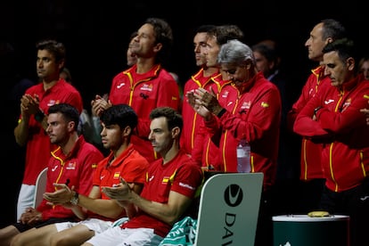 El equipo español de Copa Davis durante el homenaje Nadal.
