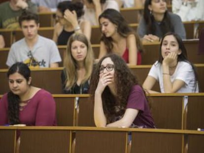 Pruebas de selectividad en la Facultad de Biología de la Universitat de Barcelona.