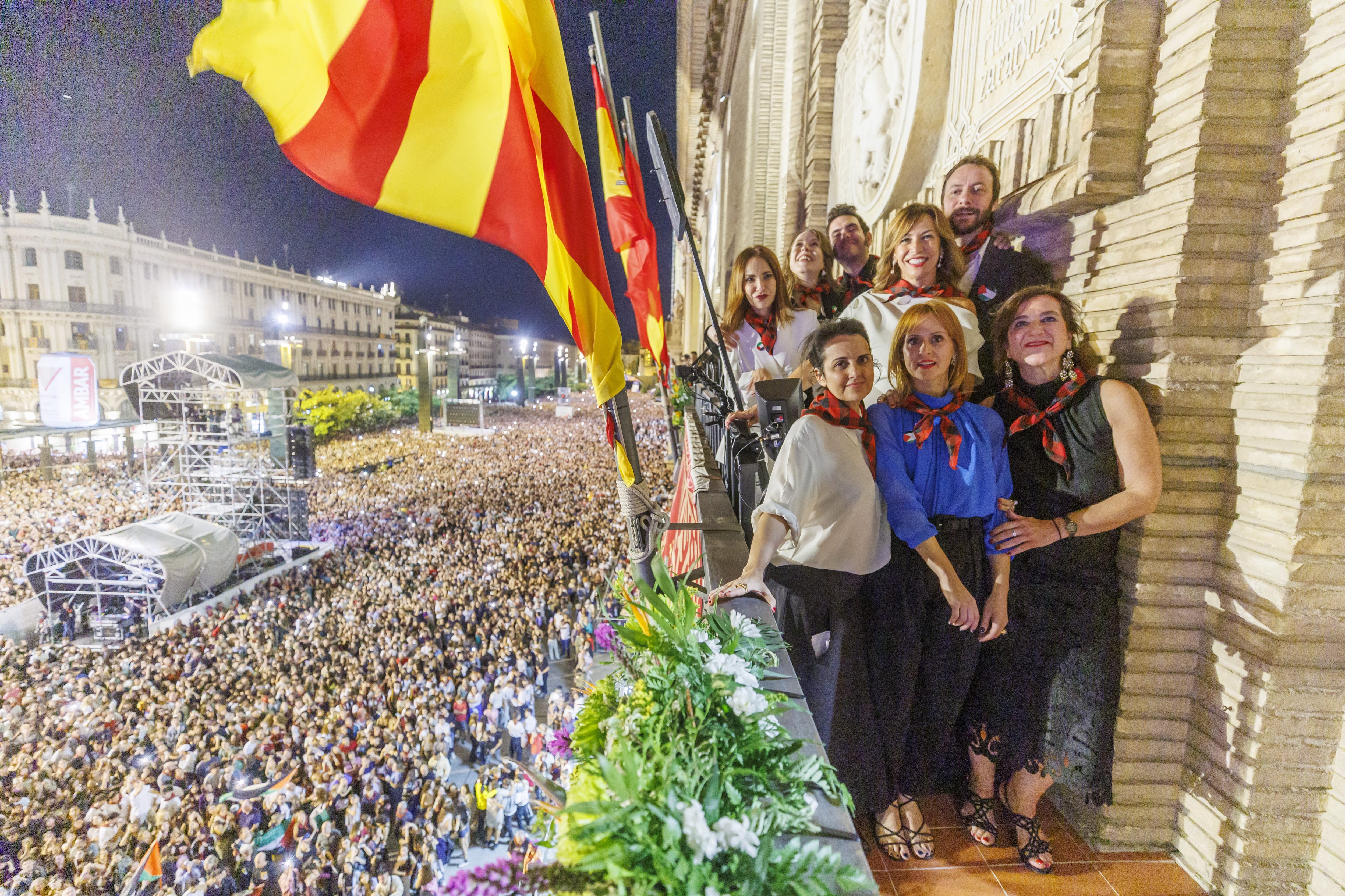 El pregón de las fiestas del Pilar acaba en batalla política: el PSOE plantea reprobar a la alcaldesa de Zaragoza