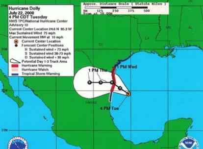 Imagen divulgada por la Administración Nacional Oceánica y Atmosférica de Estados Unidos con el avance de la tormenta Dolly mientras se acerca al estado de Texas (EEUU) cerca a la frontera mexicana en el Golfo de México.